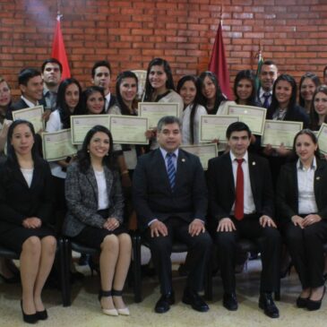 Cuarta promoción de Licenciados en Enfermería de la Universidad Nacional de Caaguazú