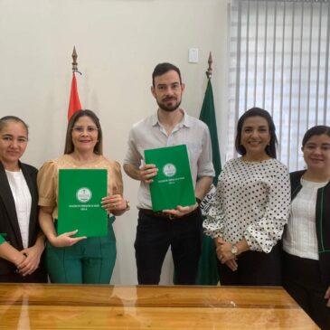 Firma del Convenio entre el Centro Médico Los Olivos y la Facultad de Ciencias de la Salud